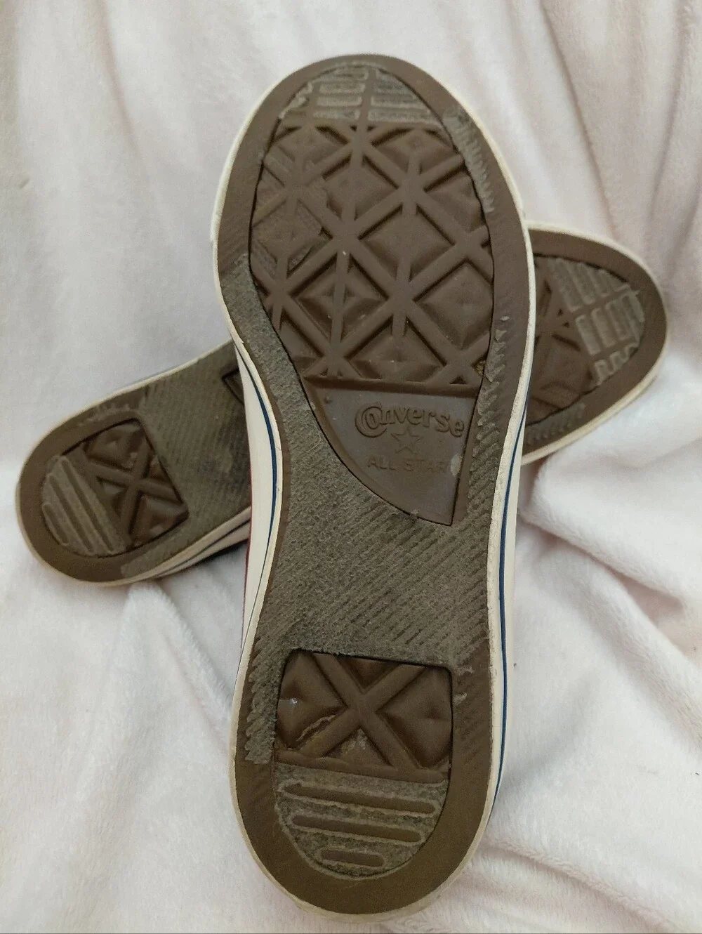 Converse Low-Top Unisex Canvas Sneakers - Picture 5 of 6